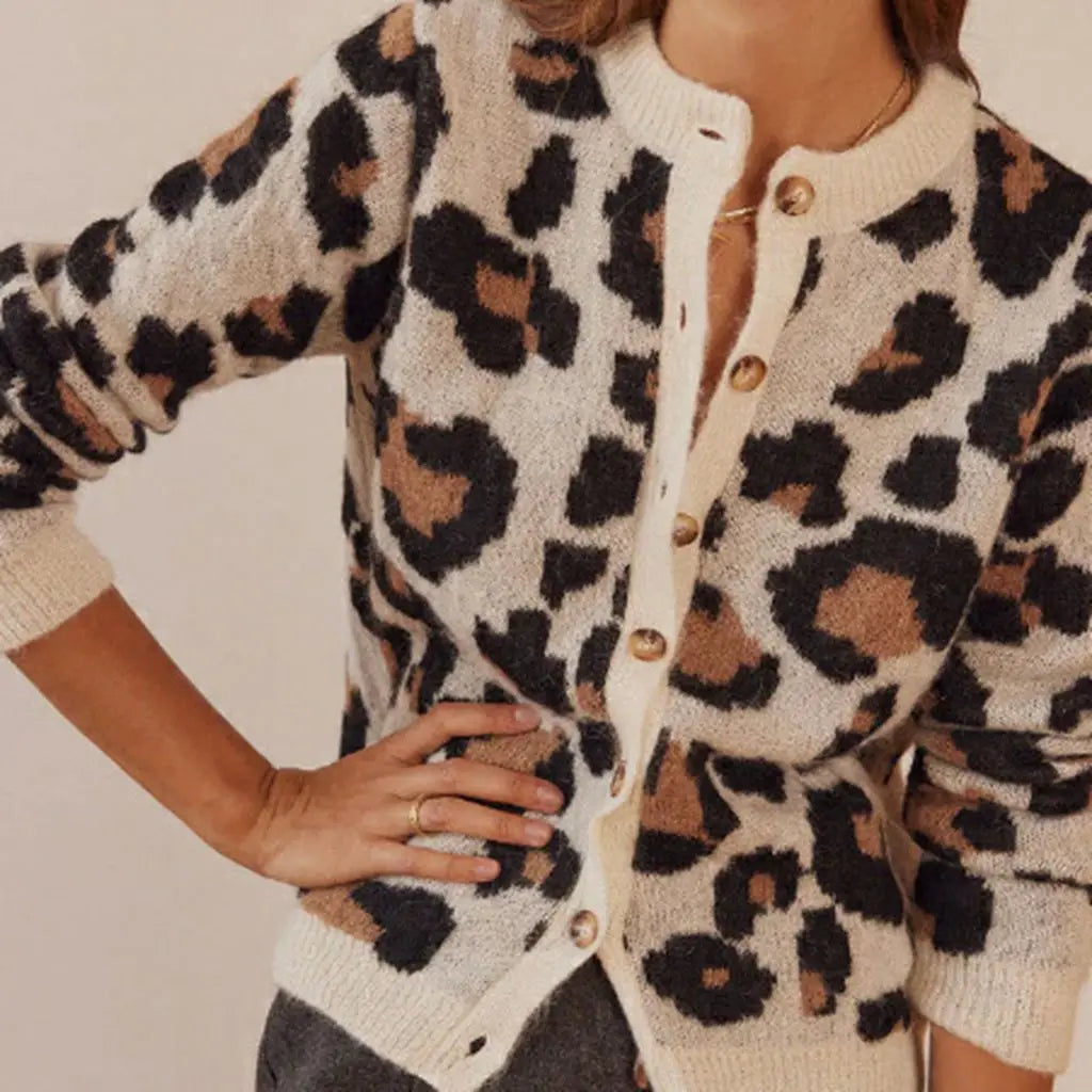 Chloé Halenky s leopardím vzorem