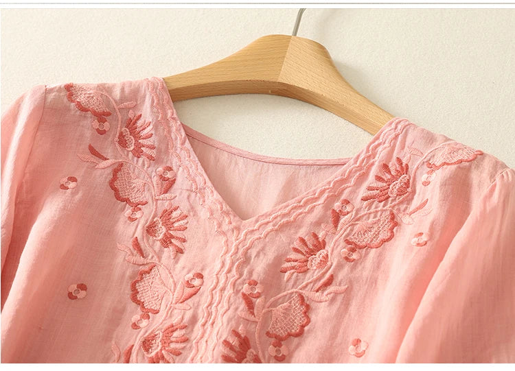 Eloria cotton blouse with V-neck