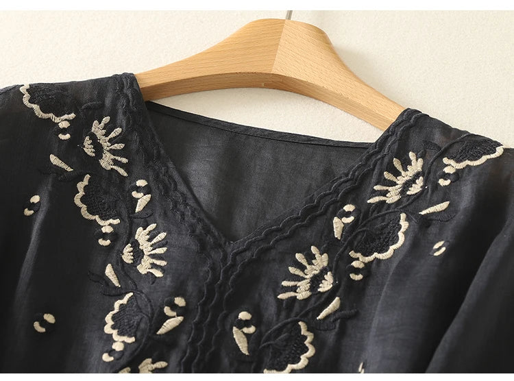 Eloria cotton blouse with V-neck